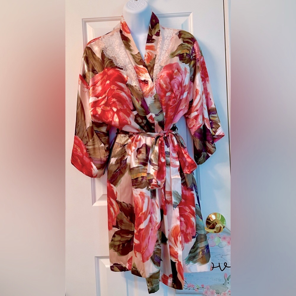 Rose 🌹 Satin & Lace Robe - Picture 1 of 11